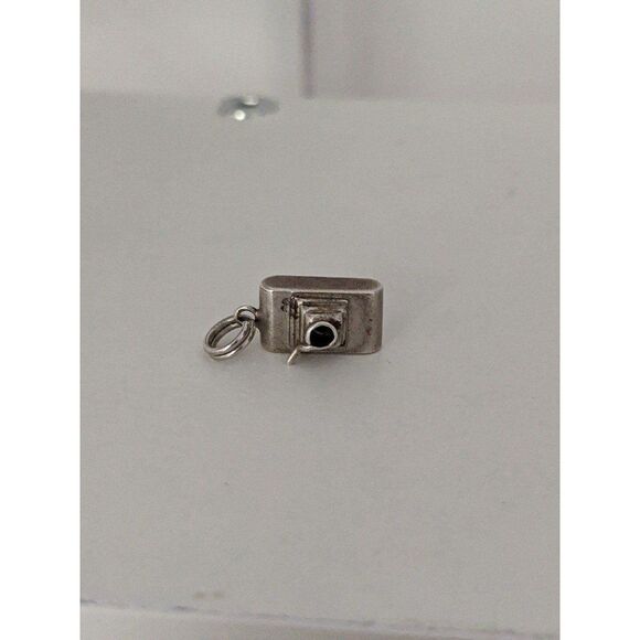 Vintage Sterling Silver Photo Camera Charm - Picture 4 of 4